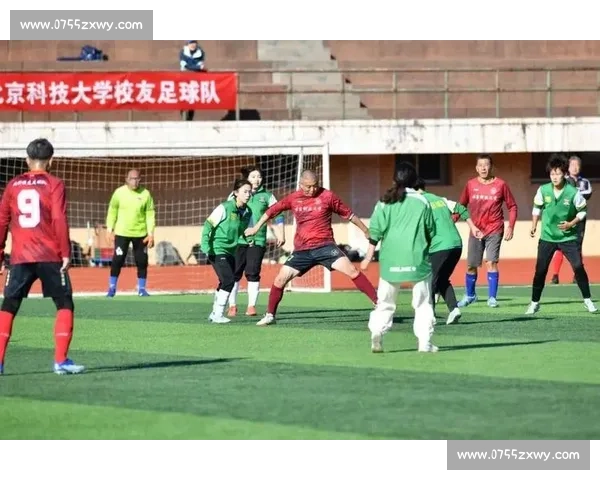 绿茵聚校友 热血续情怀!2025 纪中足球赛激战正酣 绿茵聚校友 热血续情怀!2025 纪中足球赛激战正酣